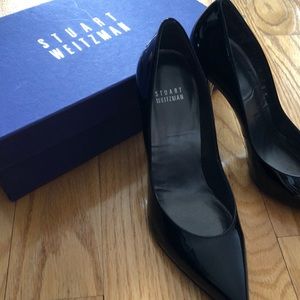 STUART WEITZMAN black leather pumps sz7.5 with box